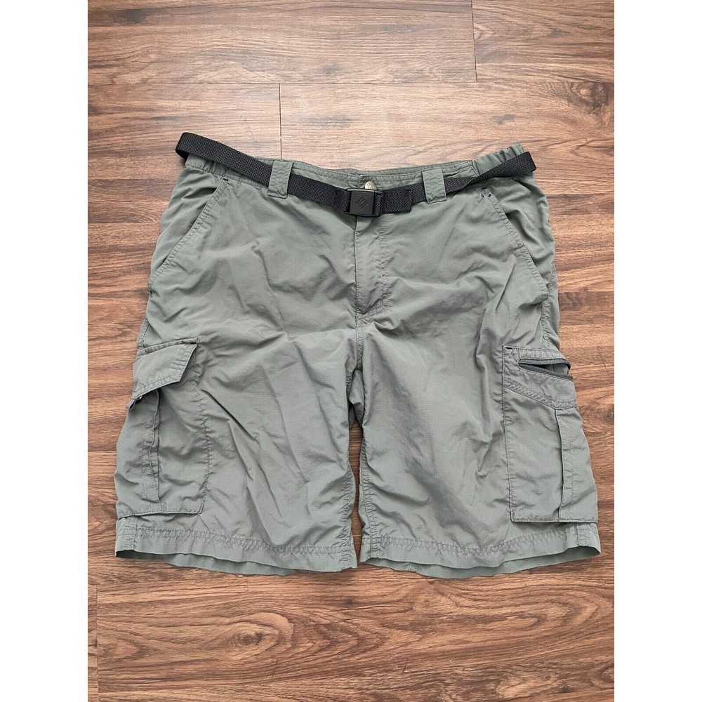 Mens Columbia Omni-Shade Cargo Shorts Size 34 X 10” LightWeight Hiking Fishing